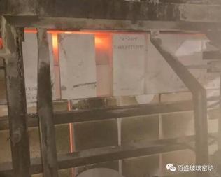 The wall brick of Taibo Fujian photovoltaic glass furnace was successfully completed.